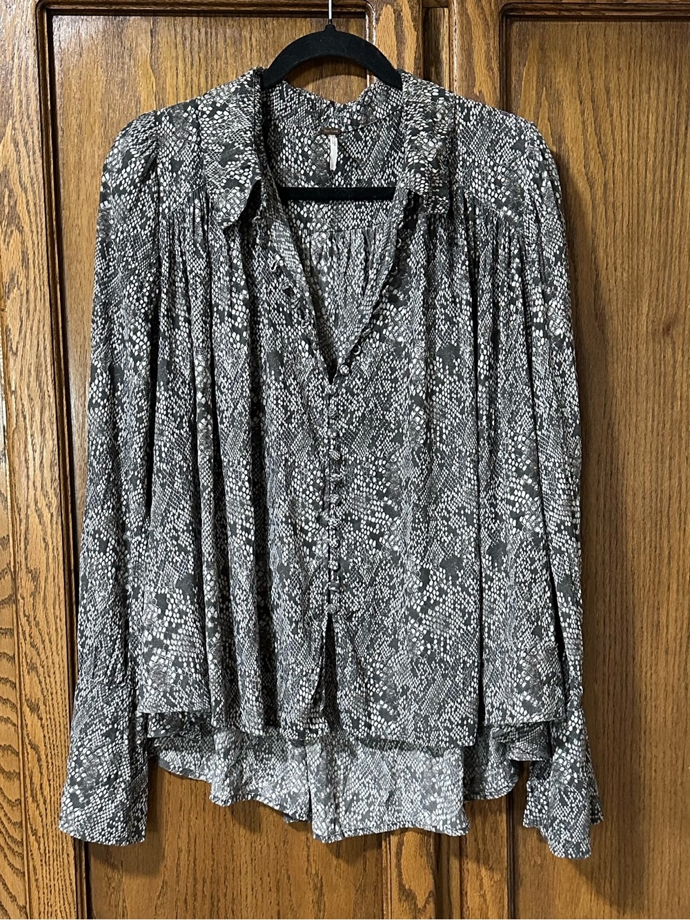 Free People Modern Muse Snake Print Oversized Button-Front Flowy Blouse Sz L
